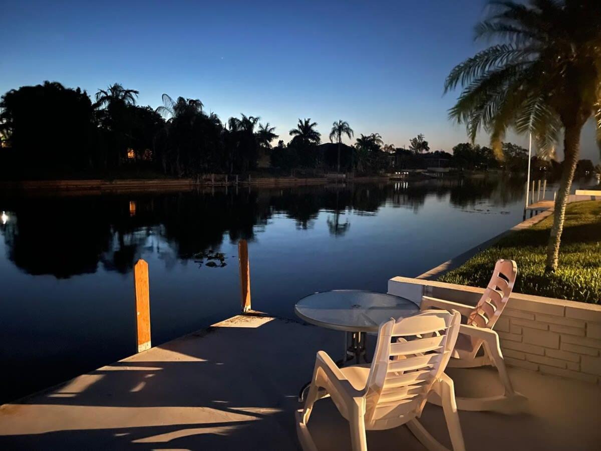 Hidden Secret Waterfront Retreat Villa Кейп Корал Екстериор снимка
